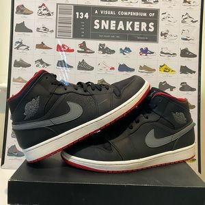 Nike Air Jordan 1 Mid